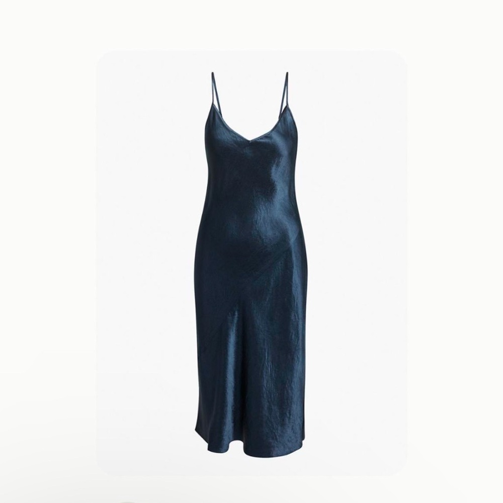 Aritzia Wilfred kinji satin style dress with slit Medium